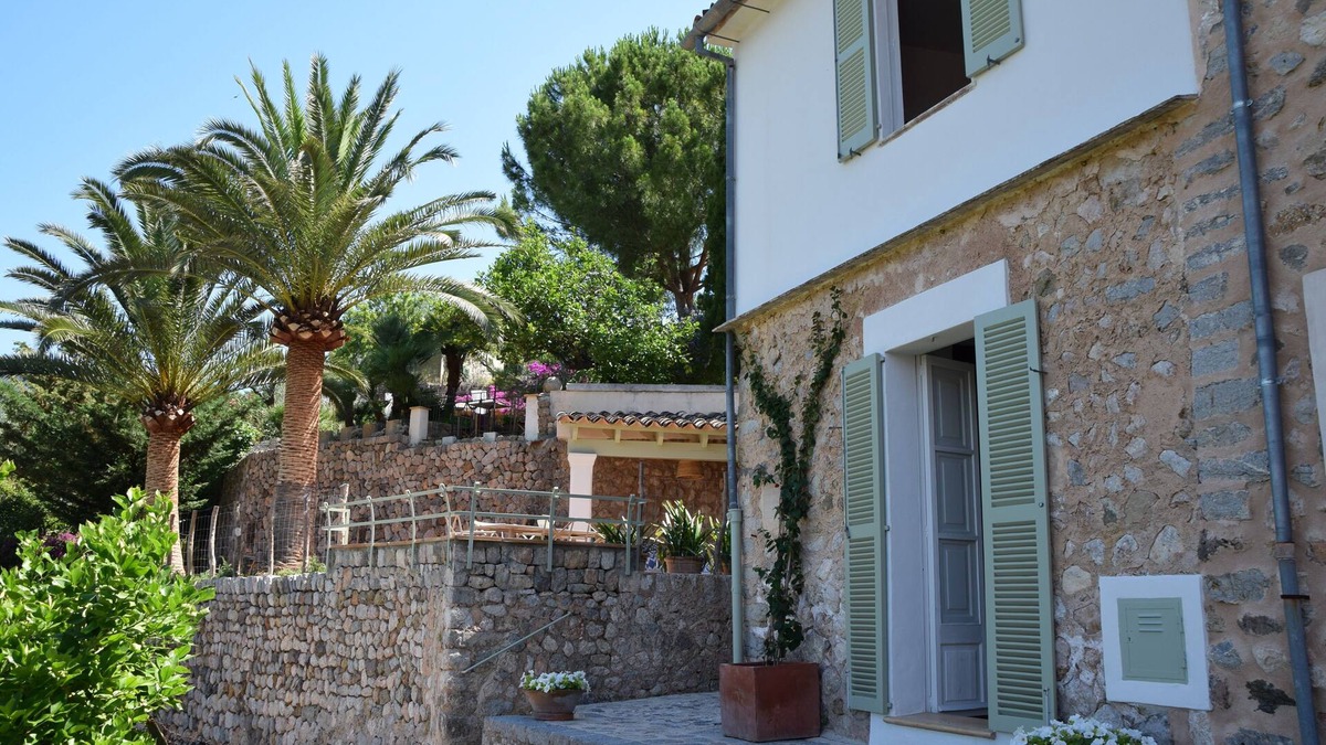 Biniaraix House | A stunning newly renovated town house with superb views.