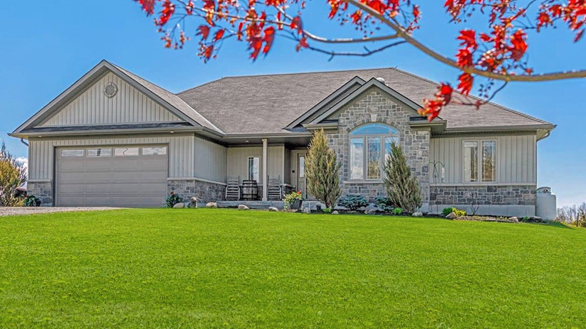 Consecon House | A stunning year-round home in Price Edward County