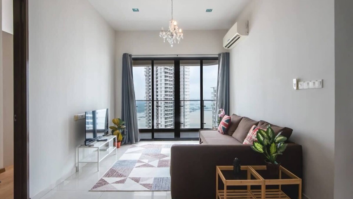 Johor Bahru Apartment | A Stylish 2BR Suite, Water Views, Free Parking