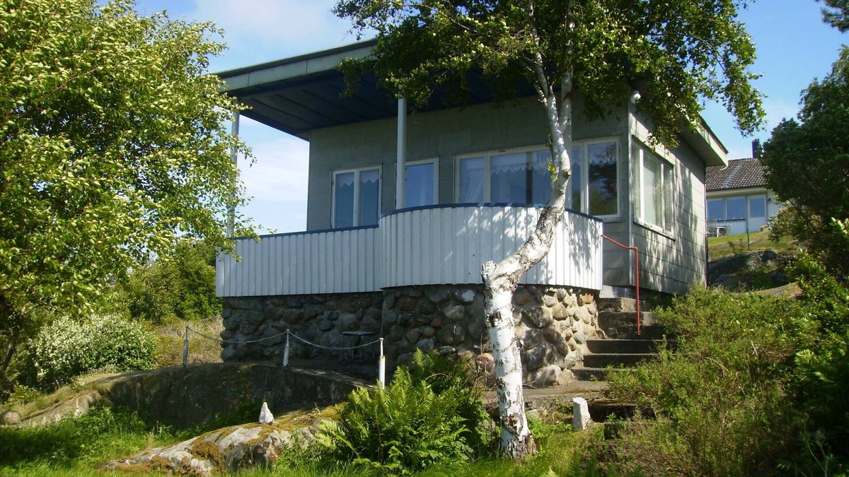 Torslanda Cottage | A summer cottage on the west coast of Gothenburg archipelago with private beach