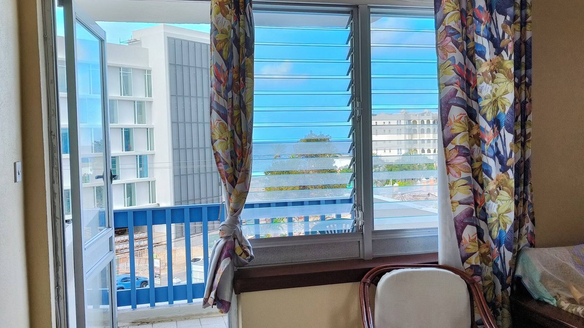 Bayville Apartment | A super secure home from home for the discerning traveller to relax in.