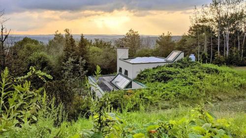 Adjala-Tosorontio Bed & Breakfast | A Sustainable Off-Grid Lifestyle Experience