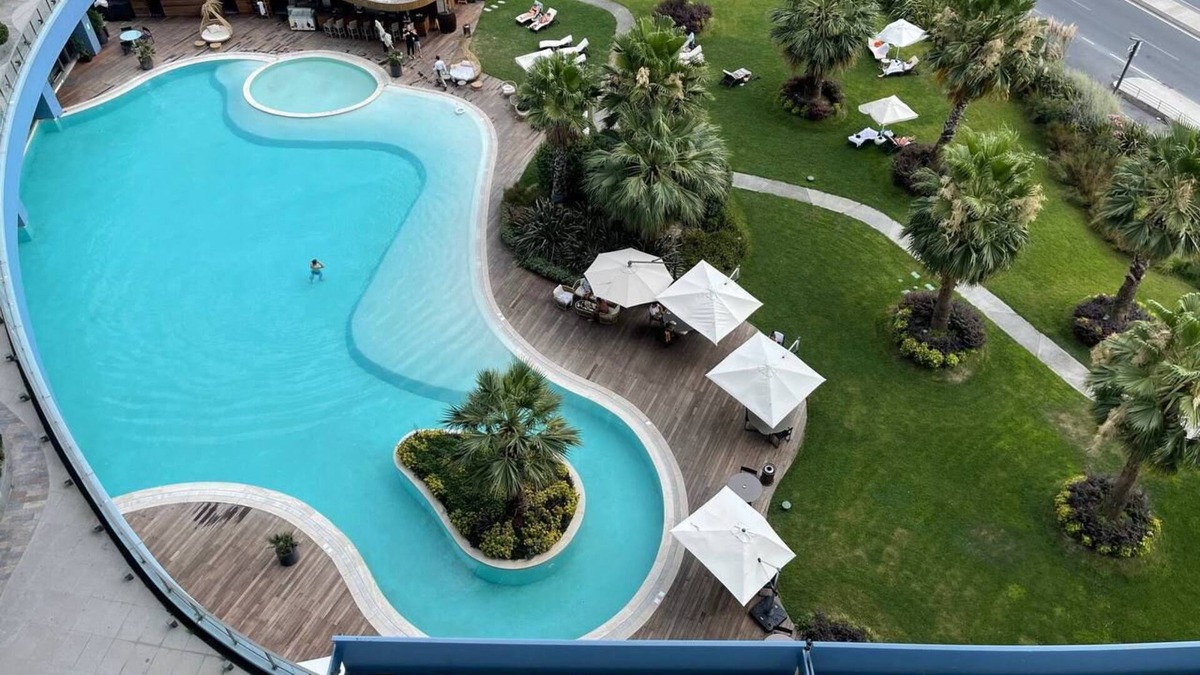 Zeytinburnu Apartment | a sweet place with a great view on the seaside and a large balcony.