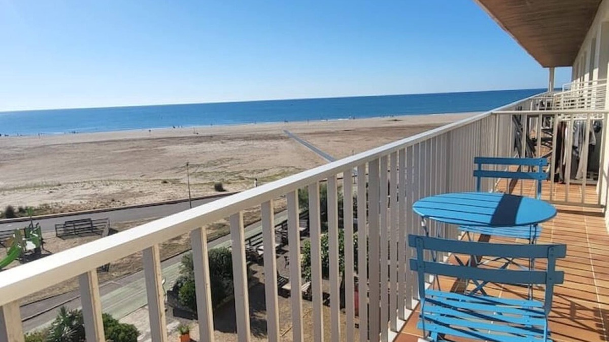 Saint-Pierre-la-Mer Apartment | A T2 on the beach at Saint Pierre la mer!