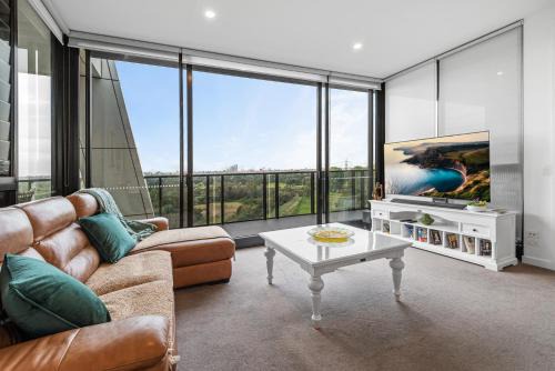 Maribyrnong Apartment | A taste of paradise in inner city suburbia