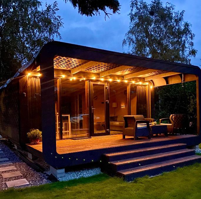 Pringi House | A tiny house with a garden and a hot tube
