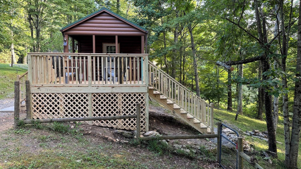 Boone Cabin | A Tiny Slice of Heaven in Boone is a charming retreat nestled in the mountains.
