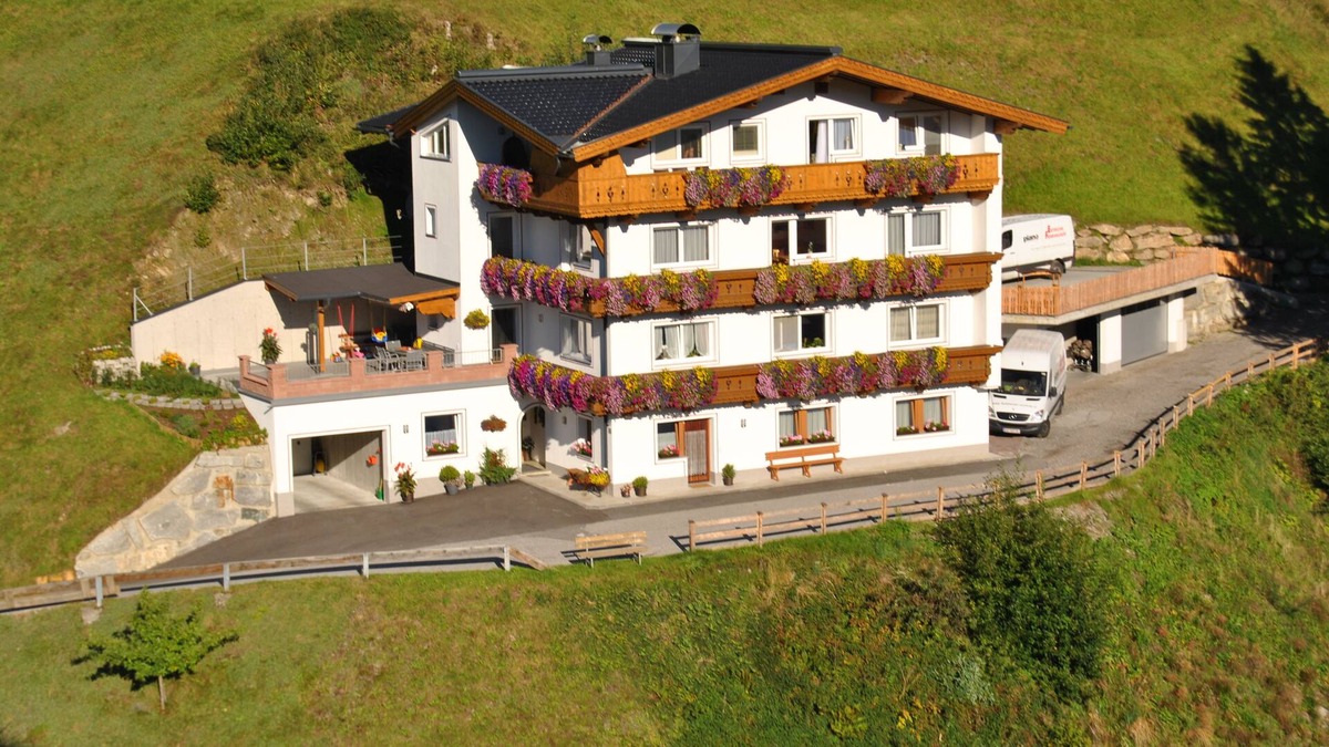 Hippach Apartment | A topausgestattetes Apartment for 2-7 people in a fantastic location.