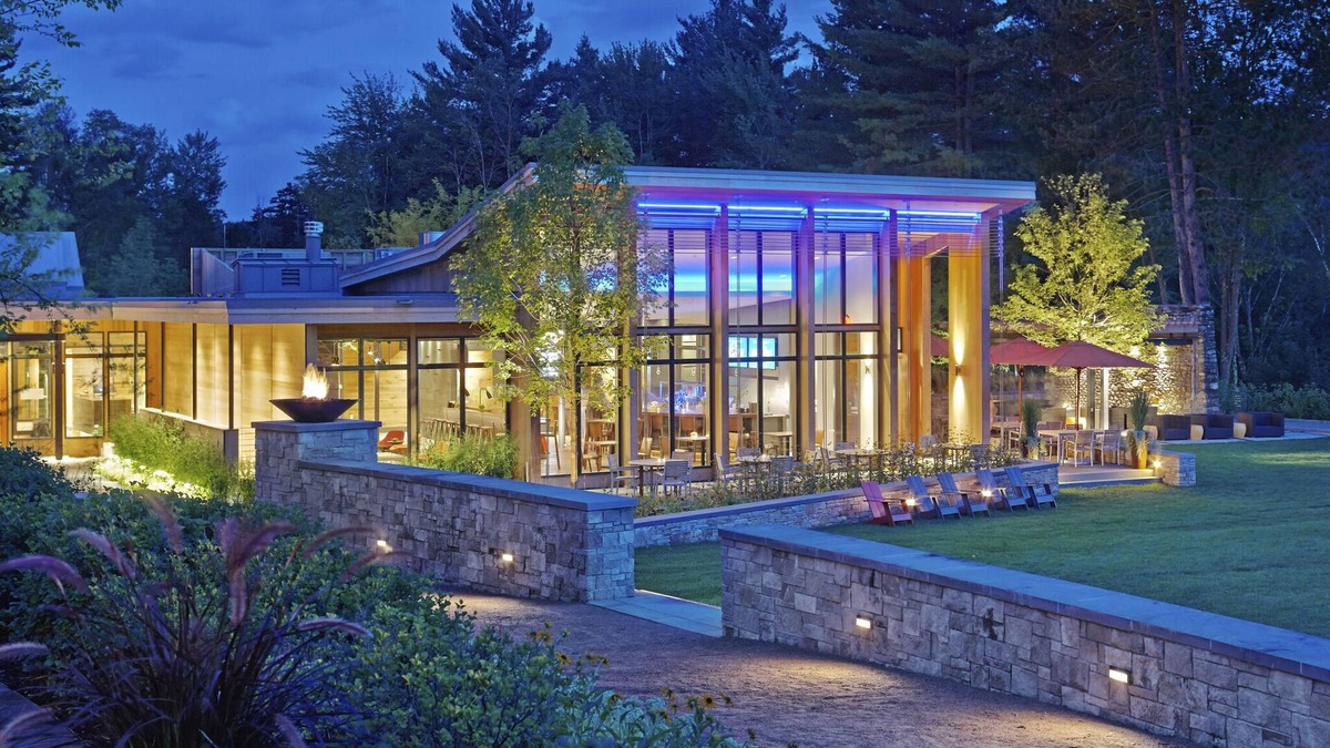 Stowe Area Condo | A Topnotch Stowe Experience - 1 Bedroom Condo - Outdoor Pool & Hot Tub!