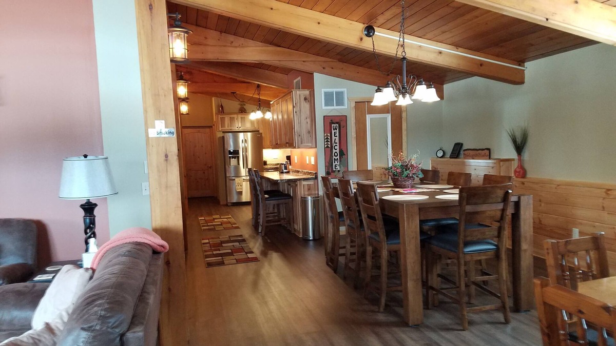De Forest House | A TOUCH OF COUNTRY LIVING Minutes from Madison