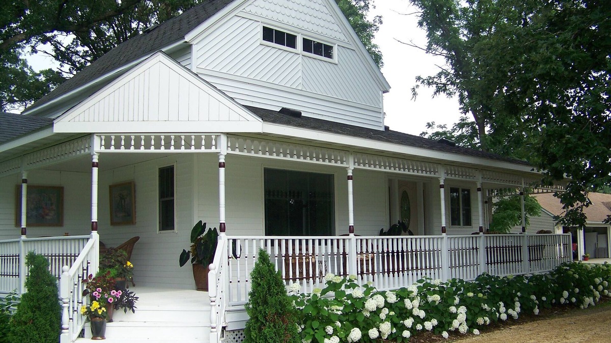 Red Rock House | A Touch of Elegance At Jessie's Guest House