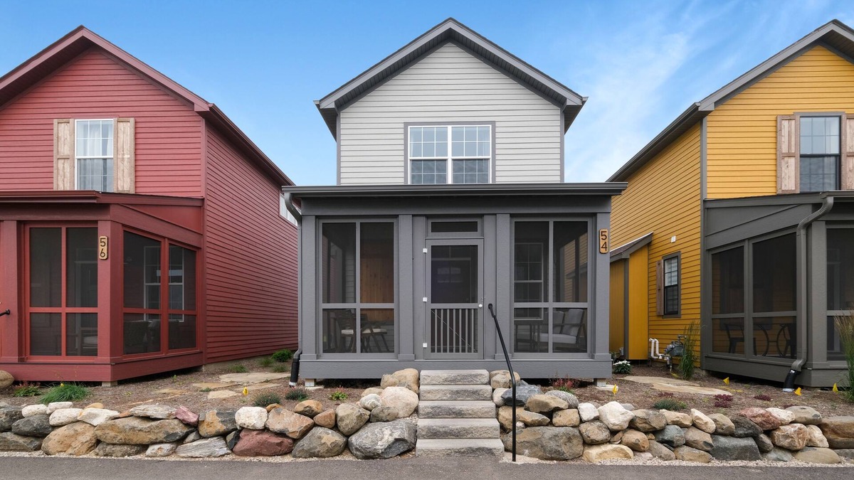 Ottawa House | A Touch of Grey 2 Bed, 2.5 Bath