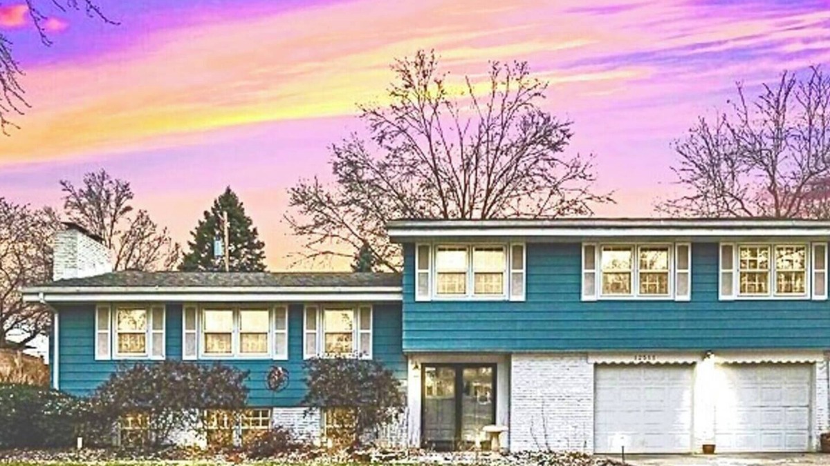 West Omaha House | A Touch of Luxury