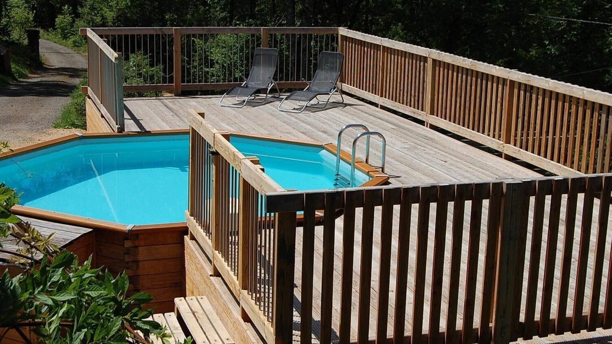 Saint-Christophe Cottage | A traditional country house with a swimming pool near ALBI and NAJAC.
