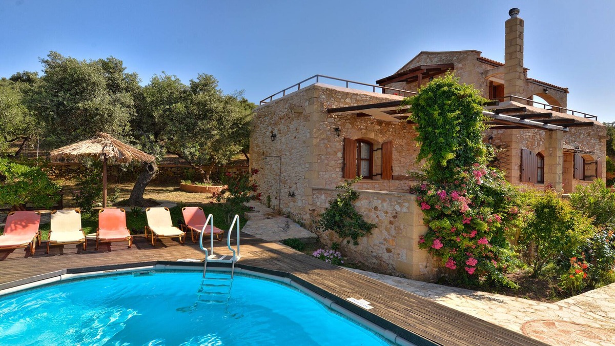 Platanias Villa | A traditional villa with panoramic view of the Cretan Sea