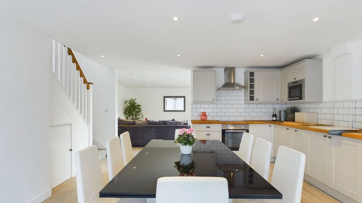 Ashford House | A tranquil farm stay in the Weald of Kent, 50mins from central London via PT.