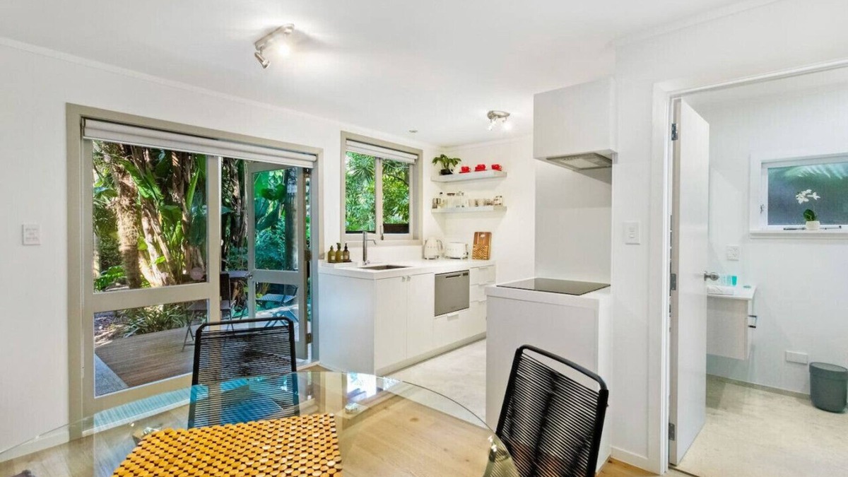 Freemans Bay House | A Tropical Escape in Freemans Bay with Air-Con