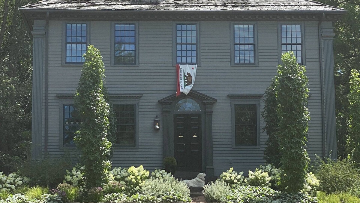 Granville South House | A true piece of American history - The Manwaring House.