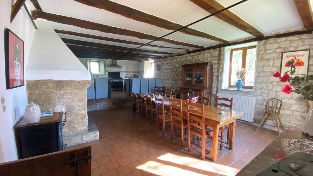 Labarthe House | A typical well equipped quercy stone house, set in superb countryside