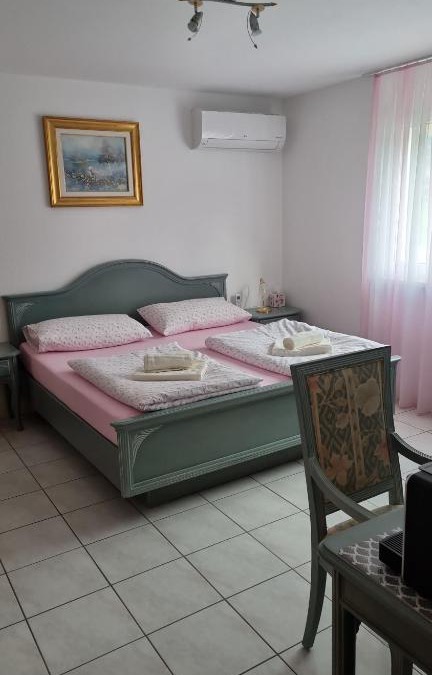 Contone House | A u r o r a Central Room tra Locarno, Lugano e Bellinzona a 1 minuto FFS