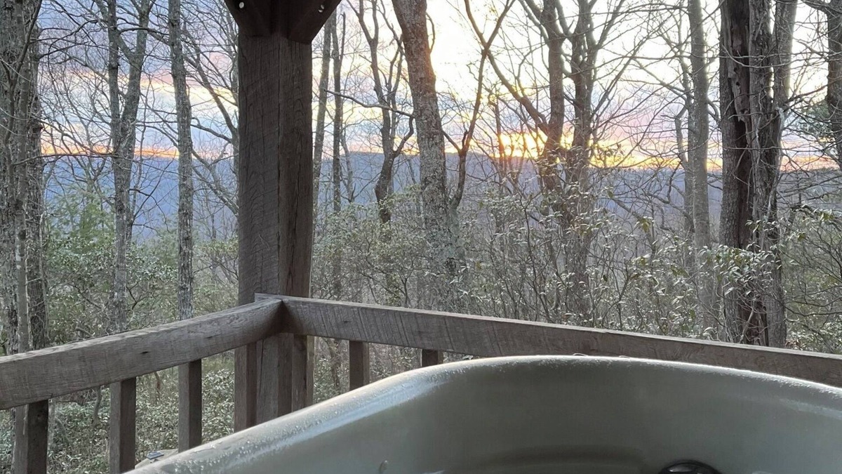 Piper Gap Cabin | A Unique Bed and Breakfast.Log Cabins, with Hot Tubs and Breakfast Delivered Each Morning :)
