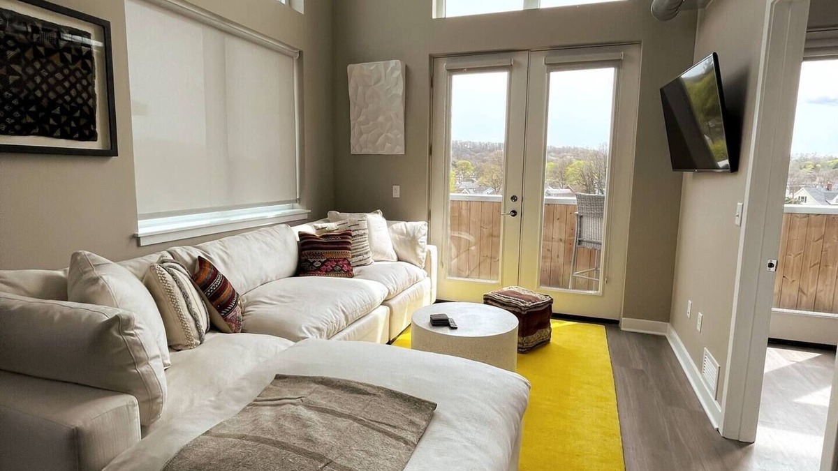 Downtown Rochester Apartment | A unique lofty and bright 1 bedroom