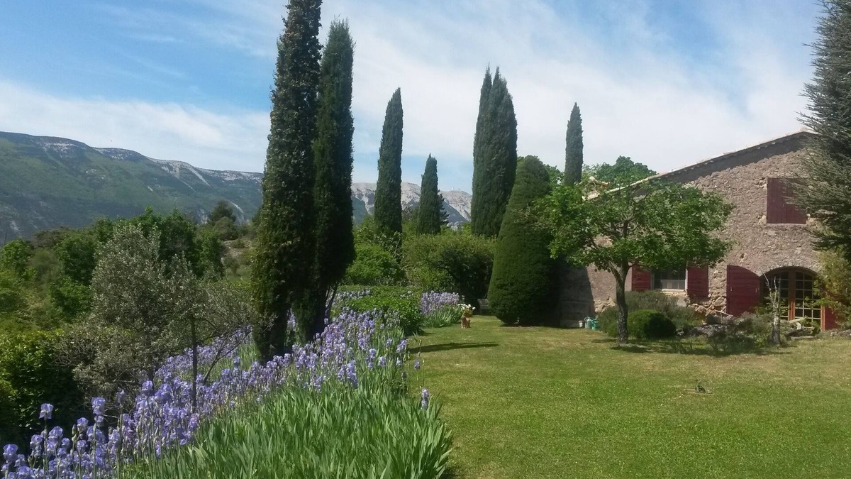 Savoillan House | A unique place facing Mont-Ventoux
