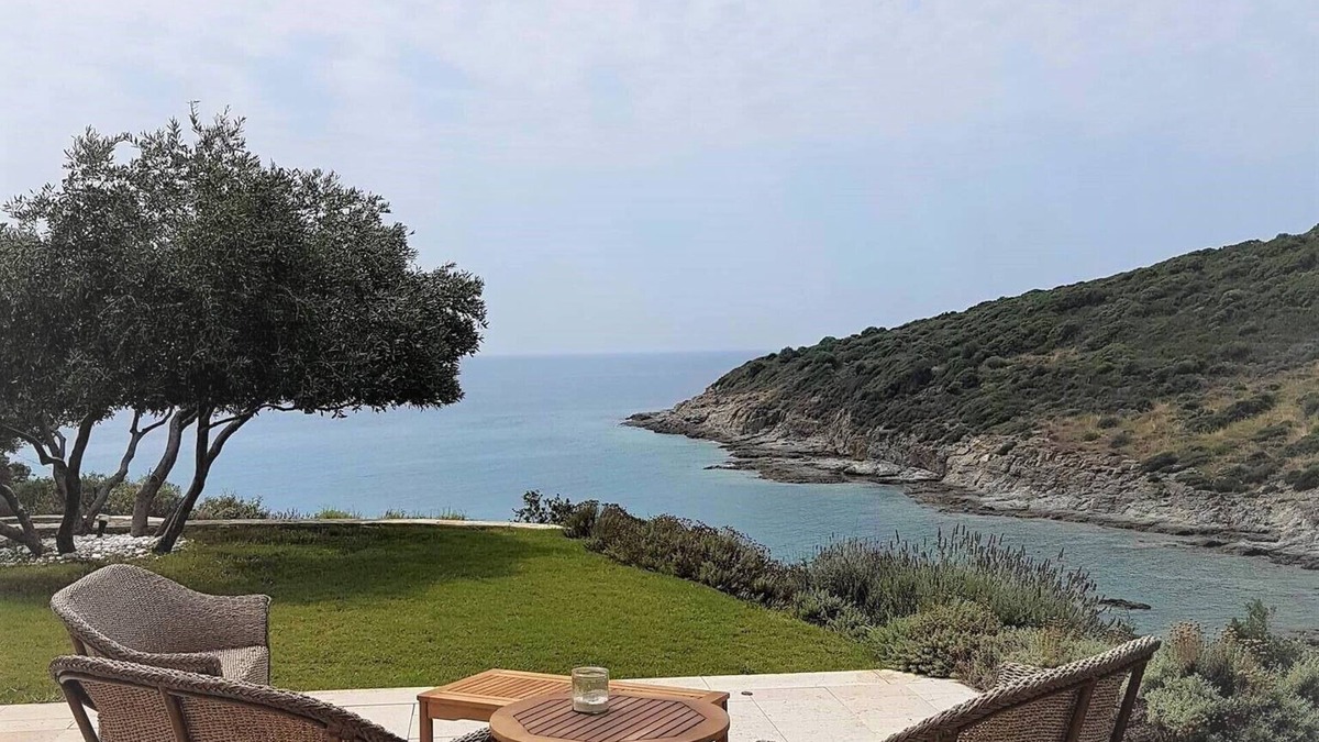 Nea Peramos Villa | A unique private place with its own private beach!
