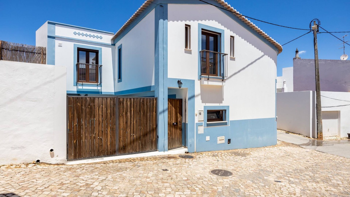Montes de Alvor House | a unique space in the heart of Montes de Alvor village