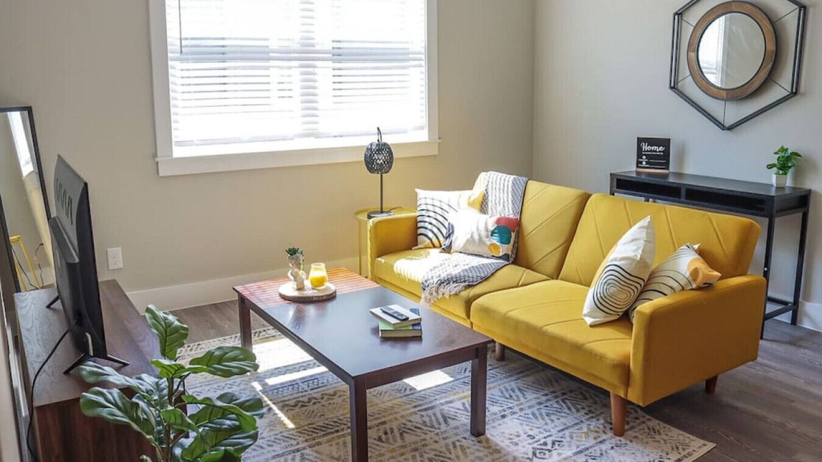 Spring Branch West Apartment | A unique space offering the Houston experience with modern, comfortable, and upscale living.