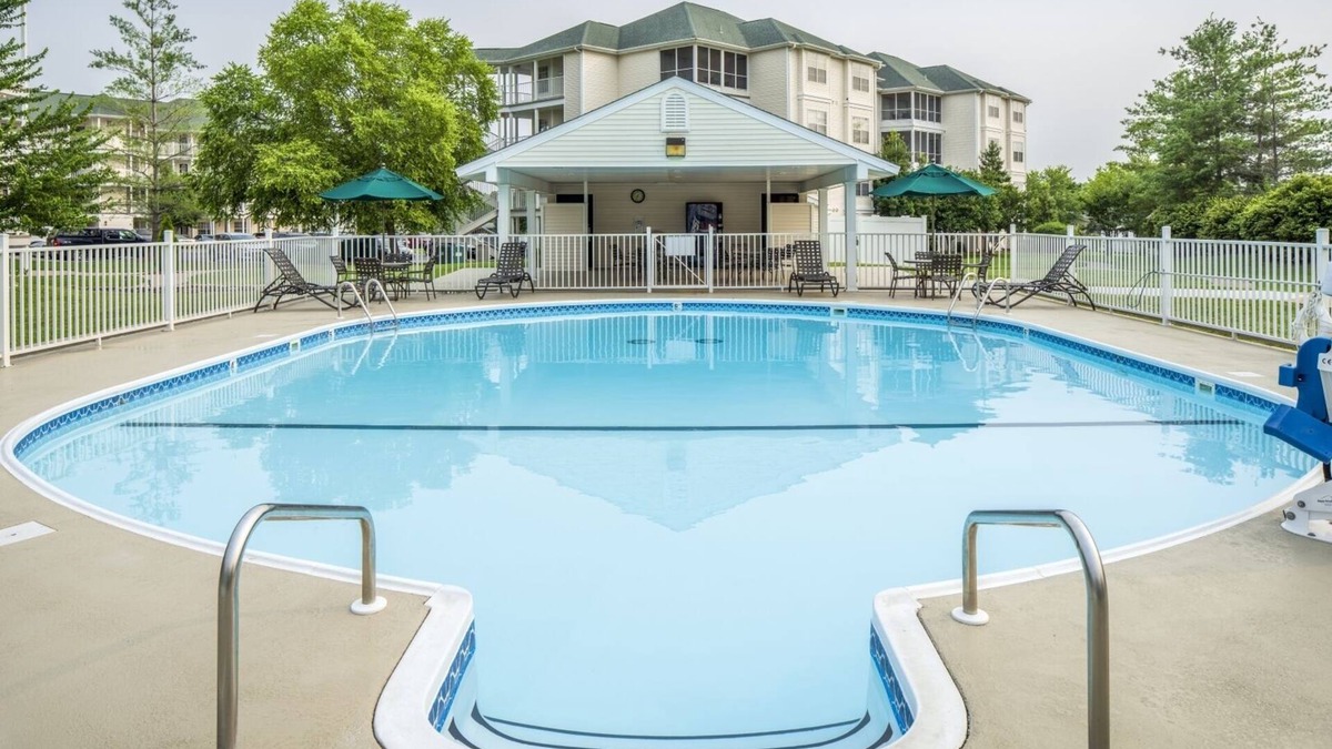 Table Rock Hotel | A Vacation Day is Always a Great Idea! Kitchen, Close to Ripley's