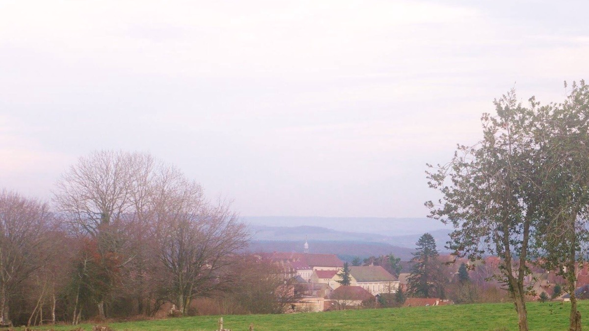 Saulieu Bed & Breakfast | A vast room in the heart of the village.