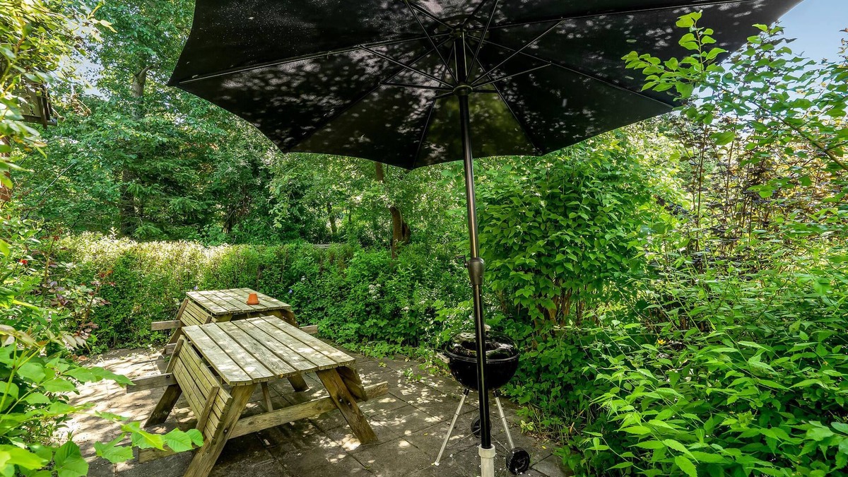 Ballum House | A very spacious vacation home on two floors with room for 11 guests in 5 bedrooms.