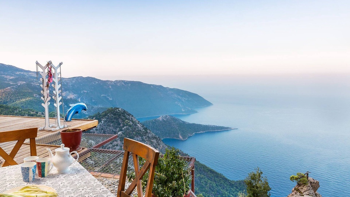 Faralya House | A very special house on the edge of a cliff with breathtaking view of sea