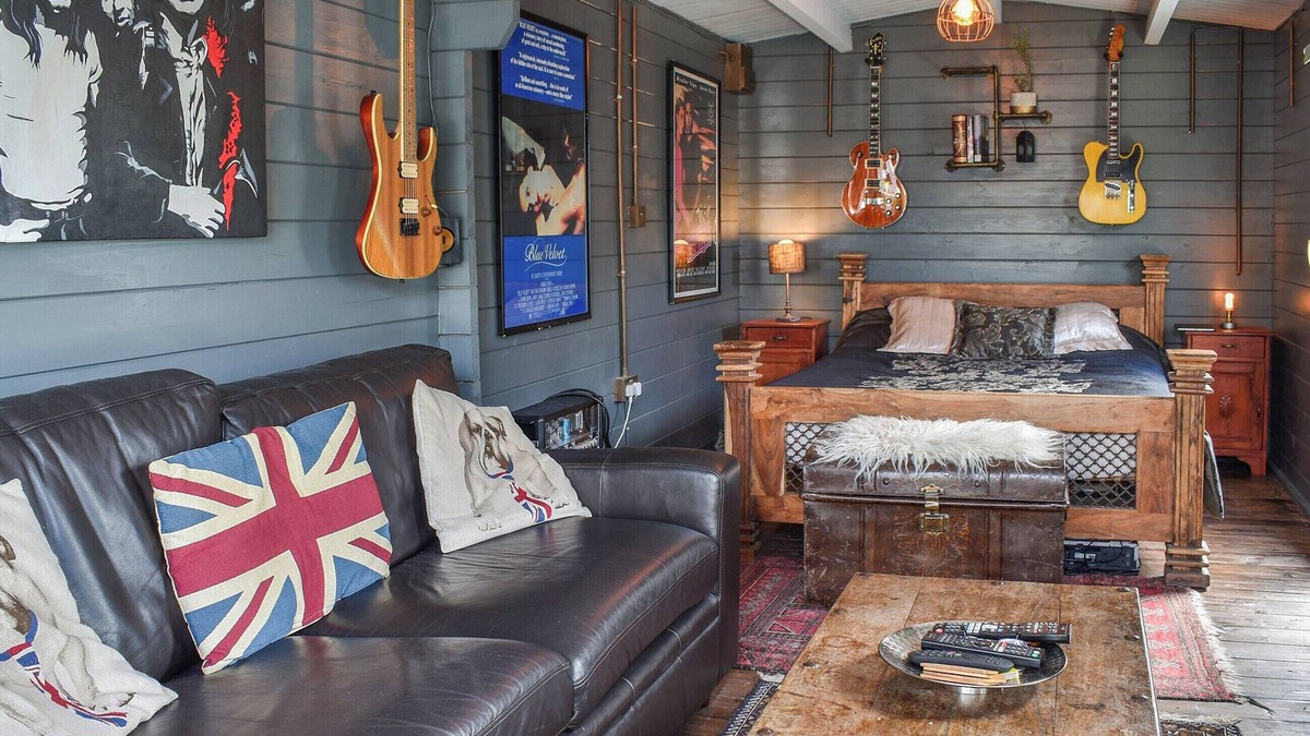 Isle of Thanet Cottage | A very unique and quirky cottage with a massive split-level garden with mixed seating areas and shad