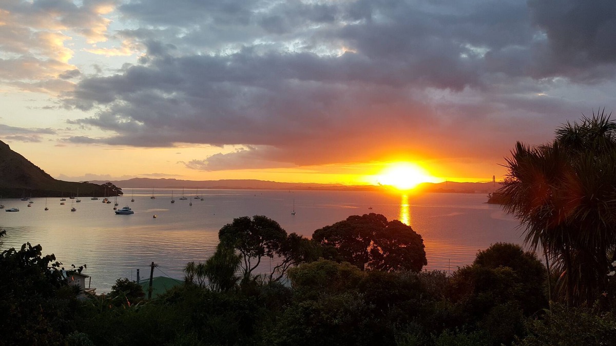 Whangarei Heads House | A view from every room - close to Ocean Beach