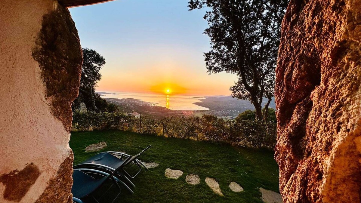 Viggianello House | A VIGNA CASEDDU A PUNTA sea view and swimming pool