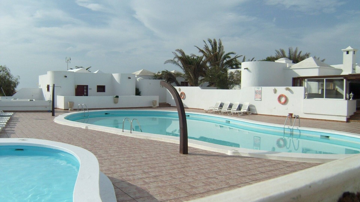Arrecife Villa | a villa in a complex