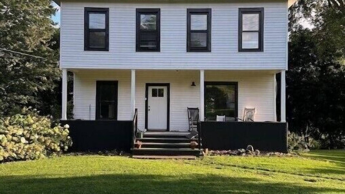 Stamford House | A village home in the Catskillsn