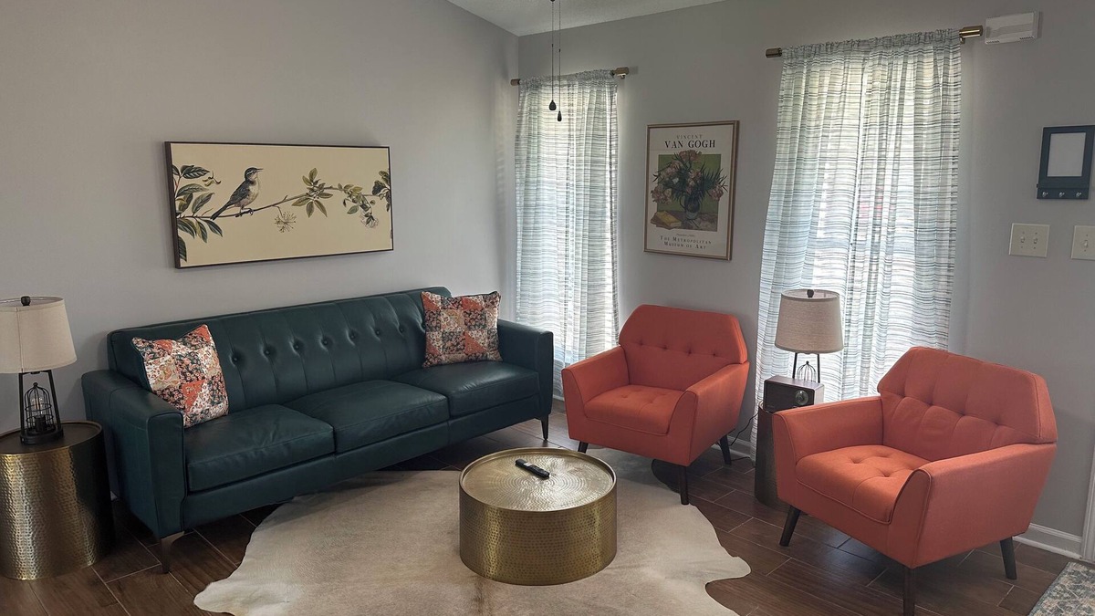 Southaven House | A Walk in Central Park. Tastefully decorated 3 bed 2 bath House in Southaven