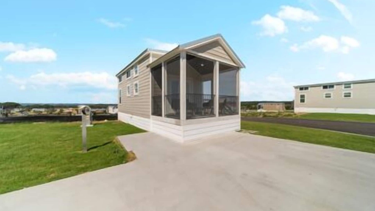 Fredericksburg Cottage | A Walk In The Clouds - 224