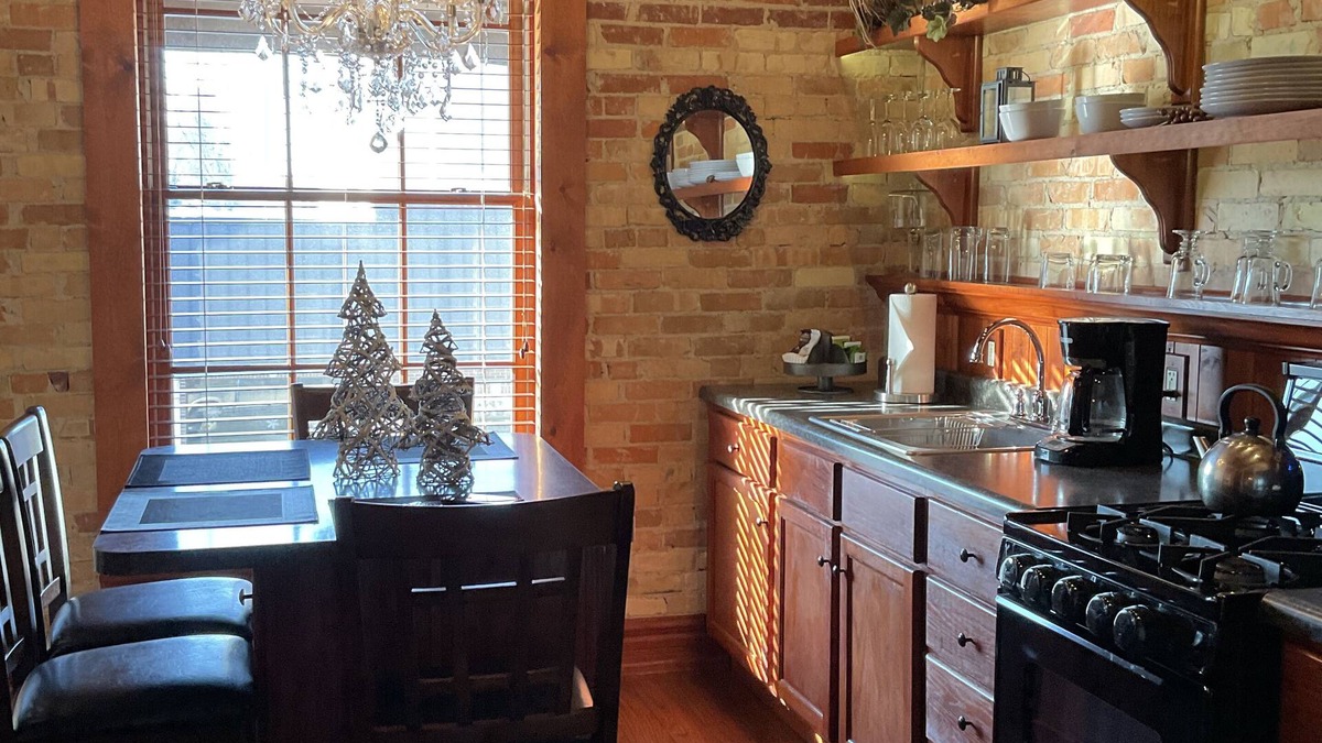 Lake Odessa Apartment | A Warm and Cozy in the heart of downtown Lake Odessa, Michigan