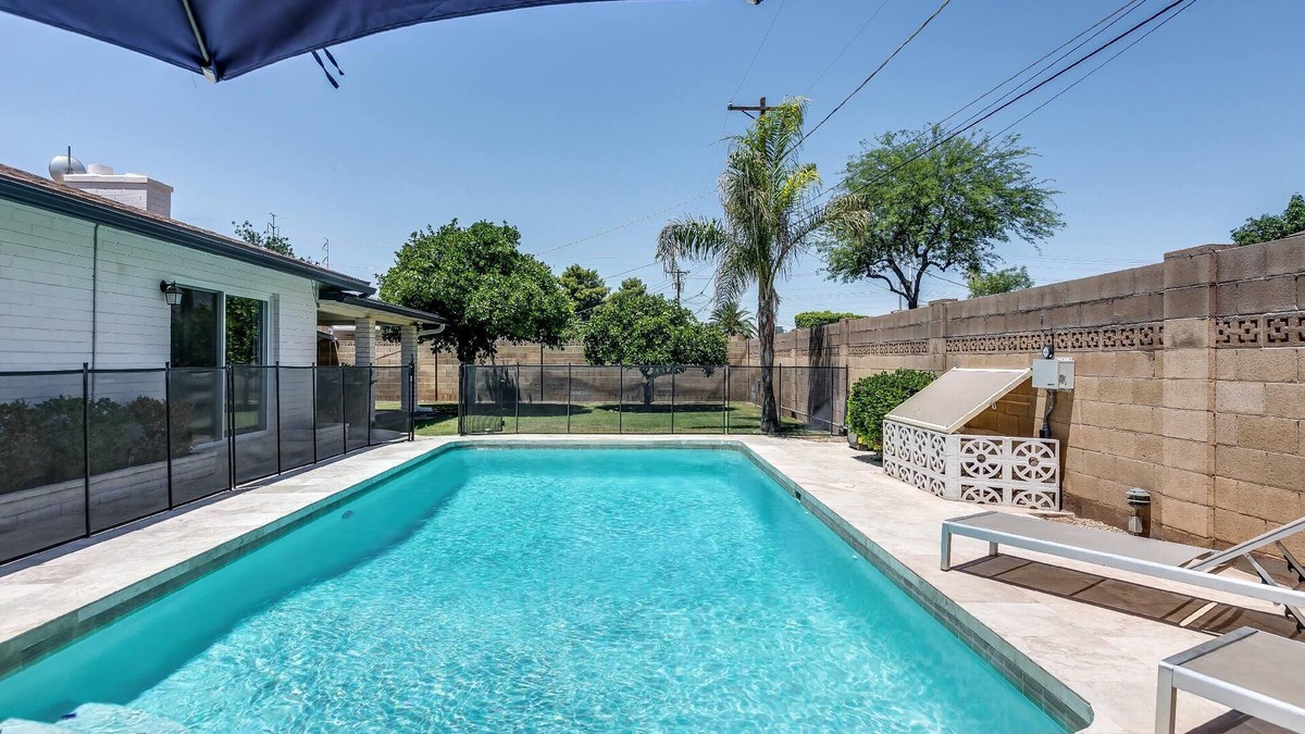 Village Grove House | A warm and welcoming ambience awaits you in this home