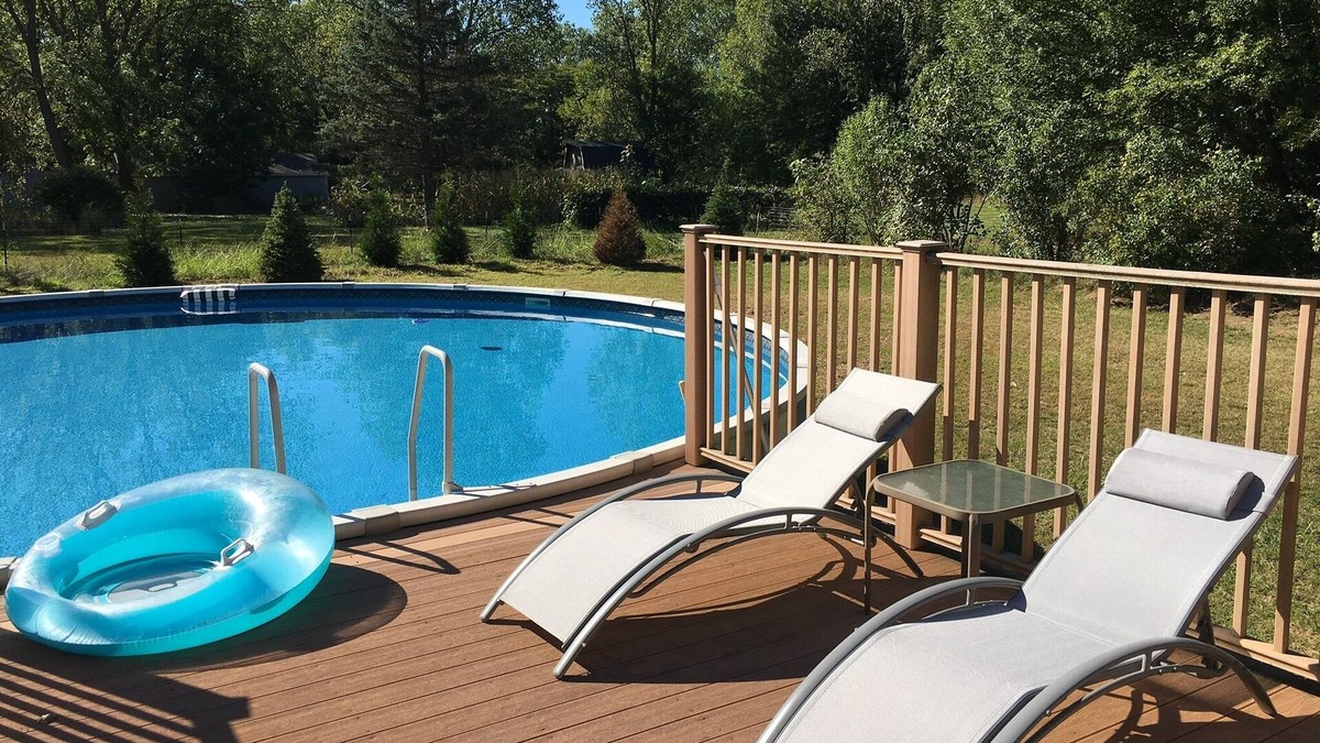Sawyer House | A Warren Dunes Retreat- Pool, Hot Tub, PET FRIENDLY, firepit, Pergola, more !