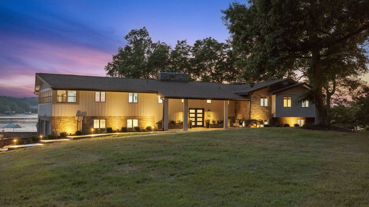 Stafford House | A waterfront retreat with amazing views and luxurious amenities!