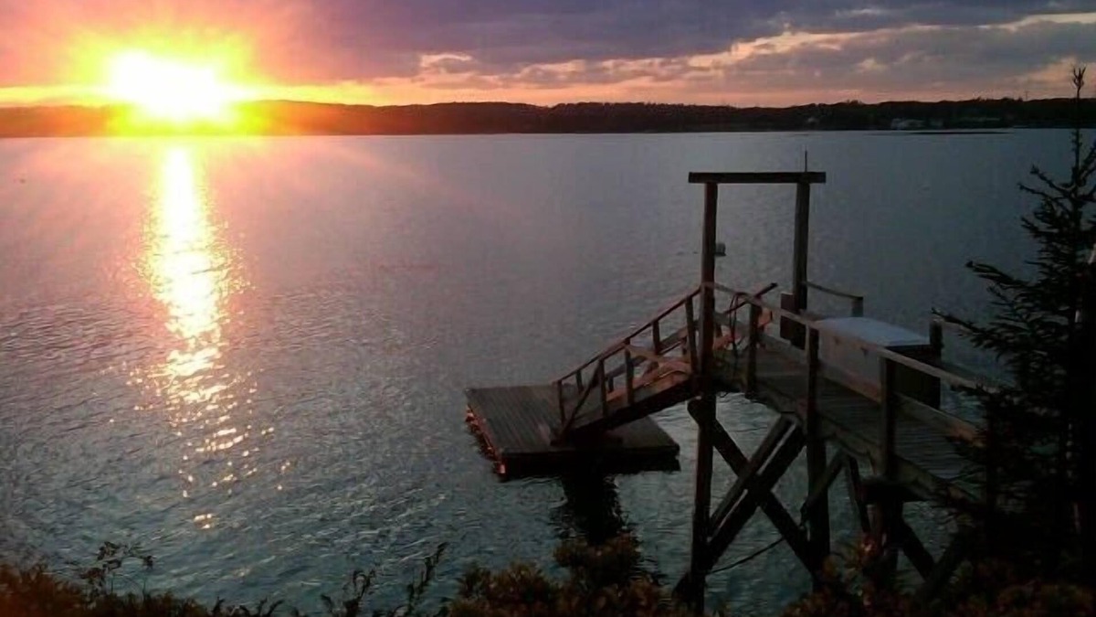 Yarmouth House | A Waterfront Retreat with Private Deep Water Dock. Dogs allowed upon request