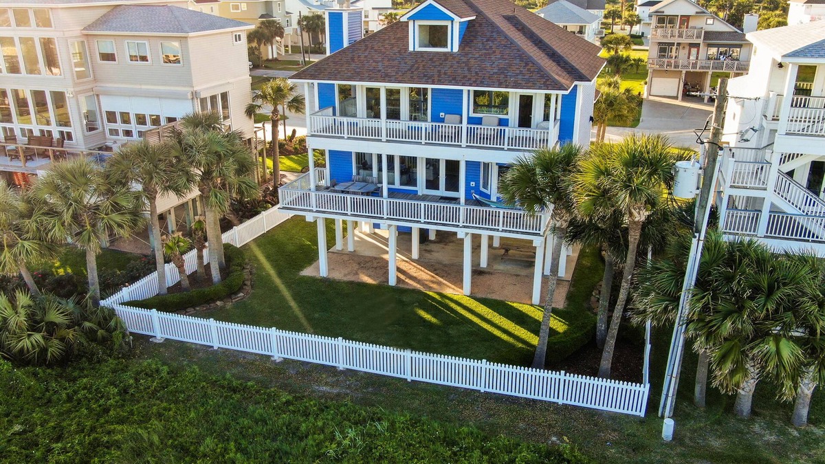 Pirates Beach West House | A Wave From It All Breathtaking views, fenced yard, A Wave From It All