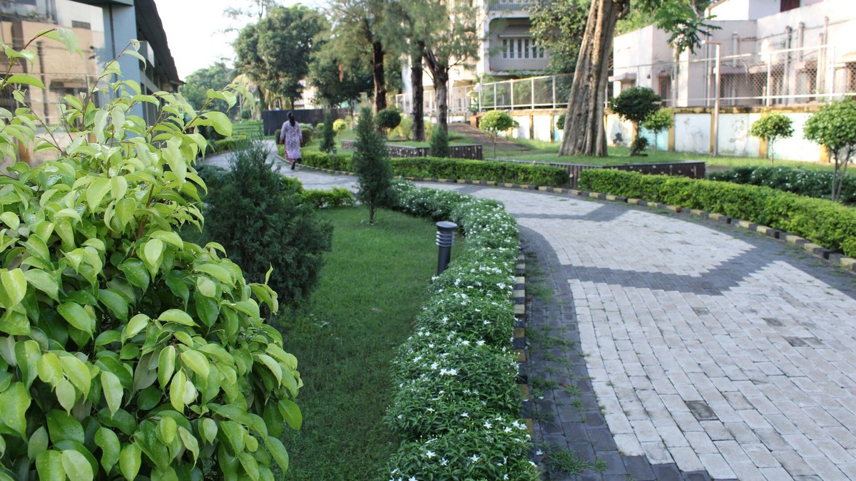 Salt Lake House | A well planned area free from noises , pollution.
