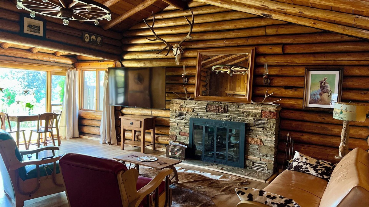 Rimrock Cabin | A Western Cabin Retreat in the Heart of Billings.