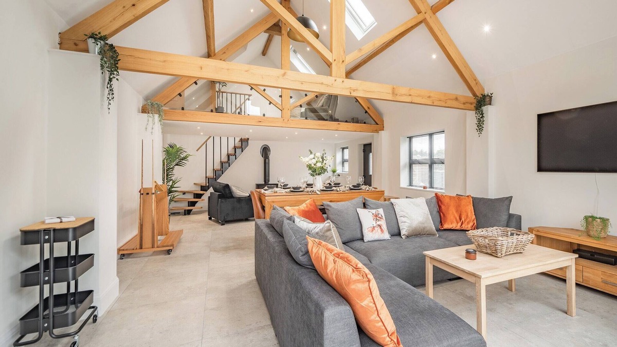 Marchwiel Cottage | A wonderful converted barn sleeping up to six guests.